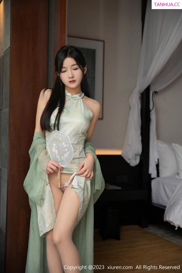   [XiuRen]高清写真图 2023.06.08 No.6880 谭小灵 古装美腿第5张图片